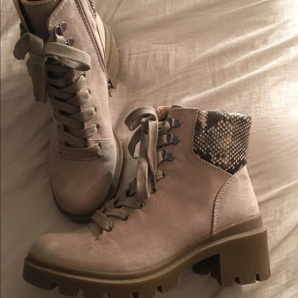 Women’s boots